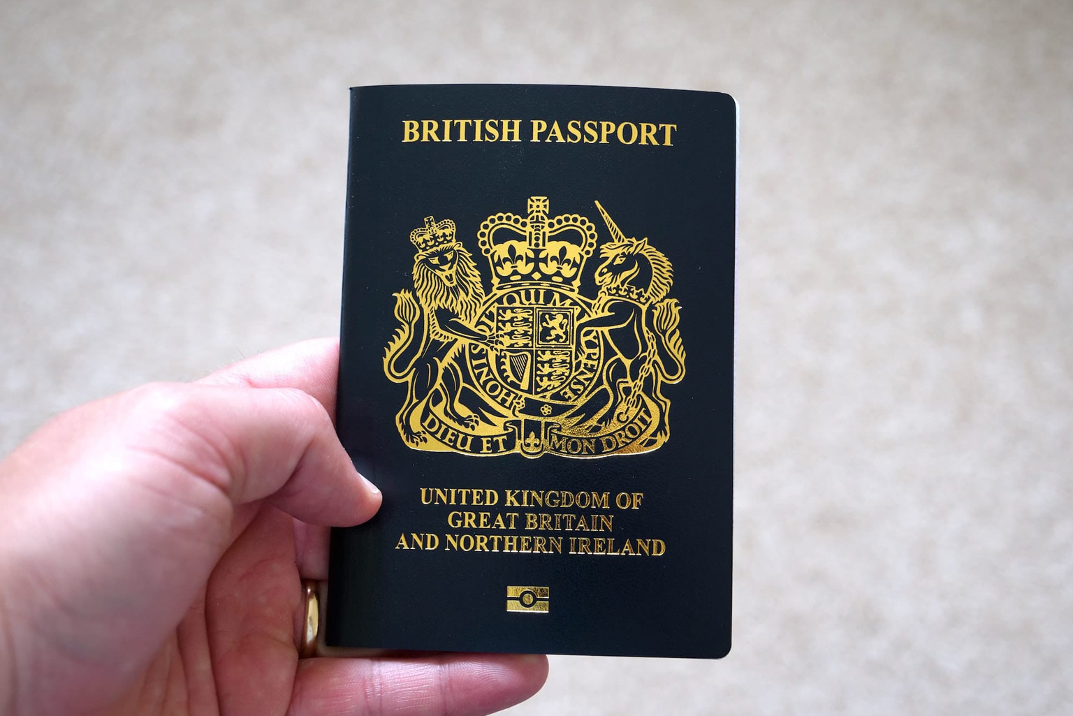 Advantages of Opting for a UK Passport